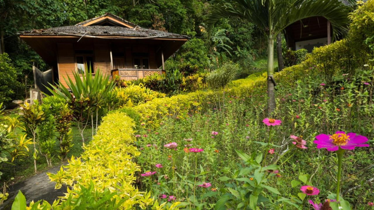 K2 Lembeh Dive Resort Bitung Exterior photo
