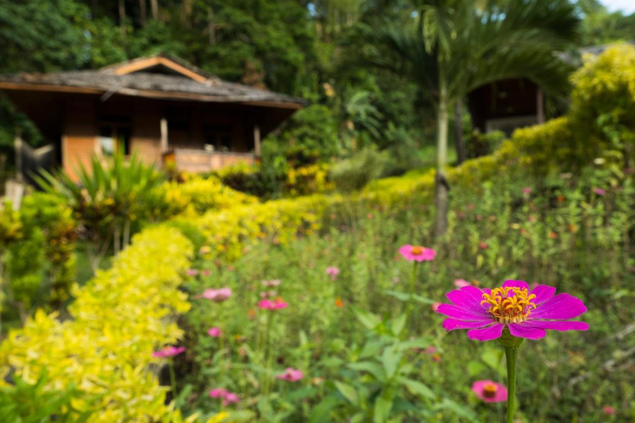 K2 Lembeh Dive Resort Bitung Exterior photo